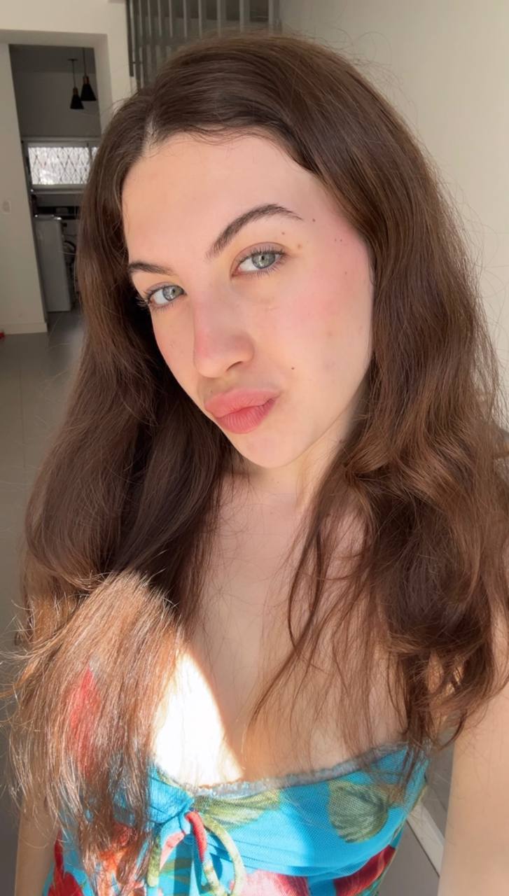 Nude girl Amber in Linzhou