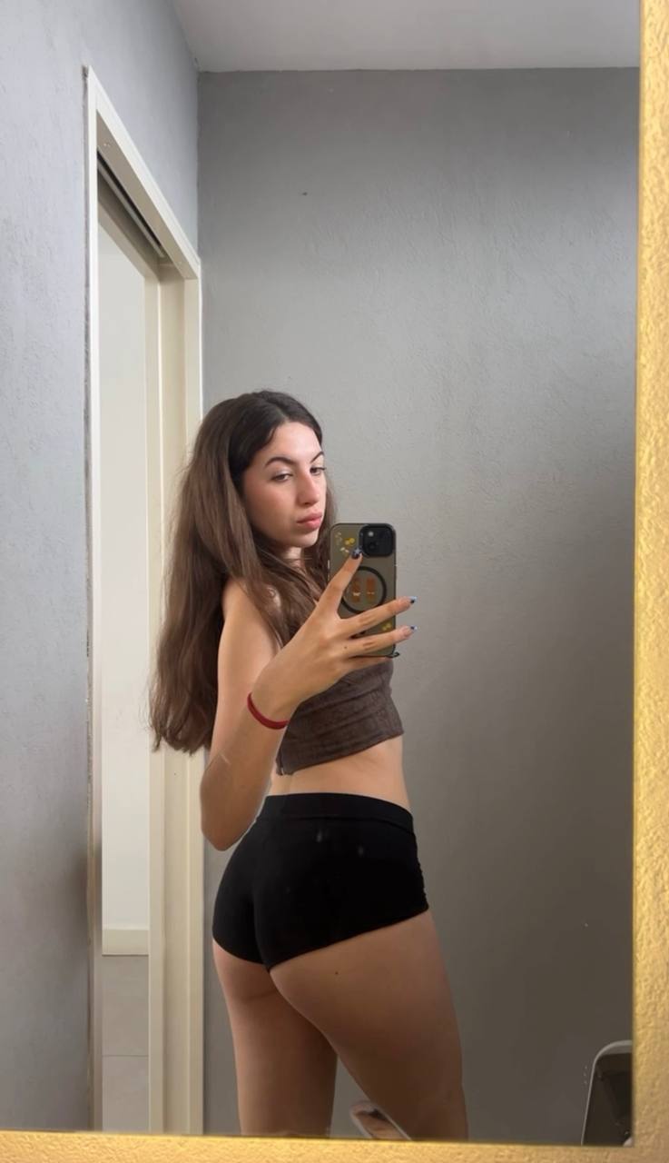 Amber in her underwear in Linzhou