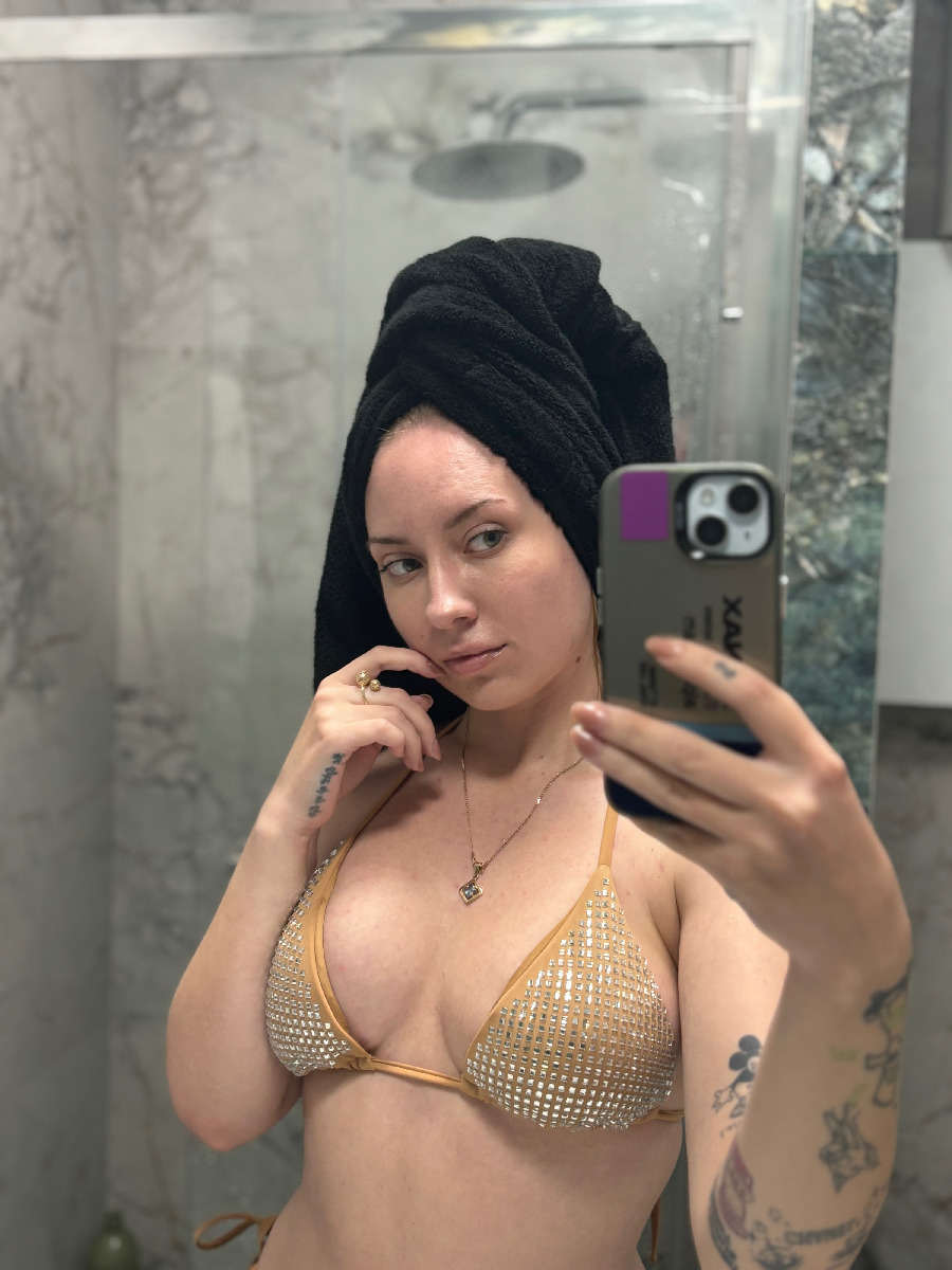 Nude girl KateV in Linzhou