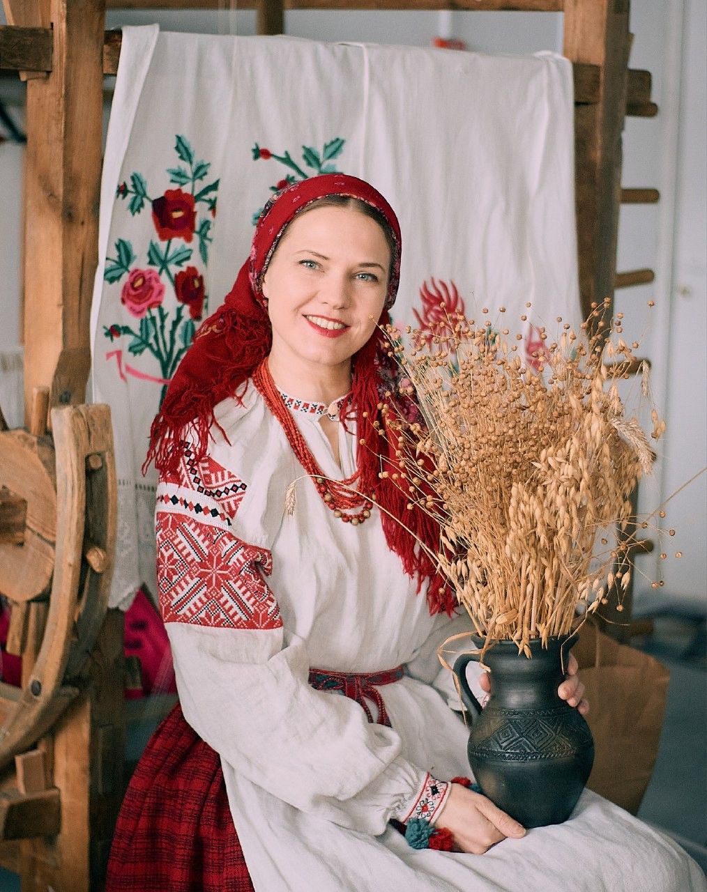 Women in Slavic costumes in Linzhou