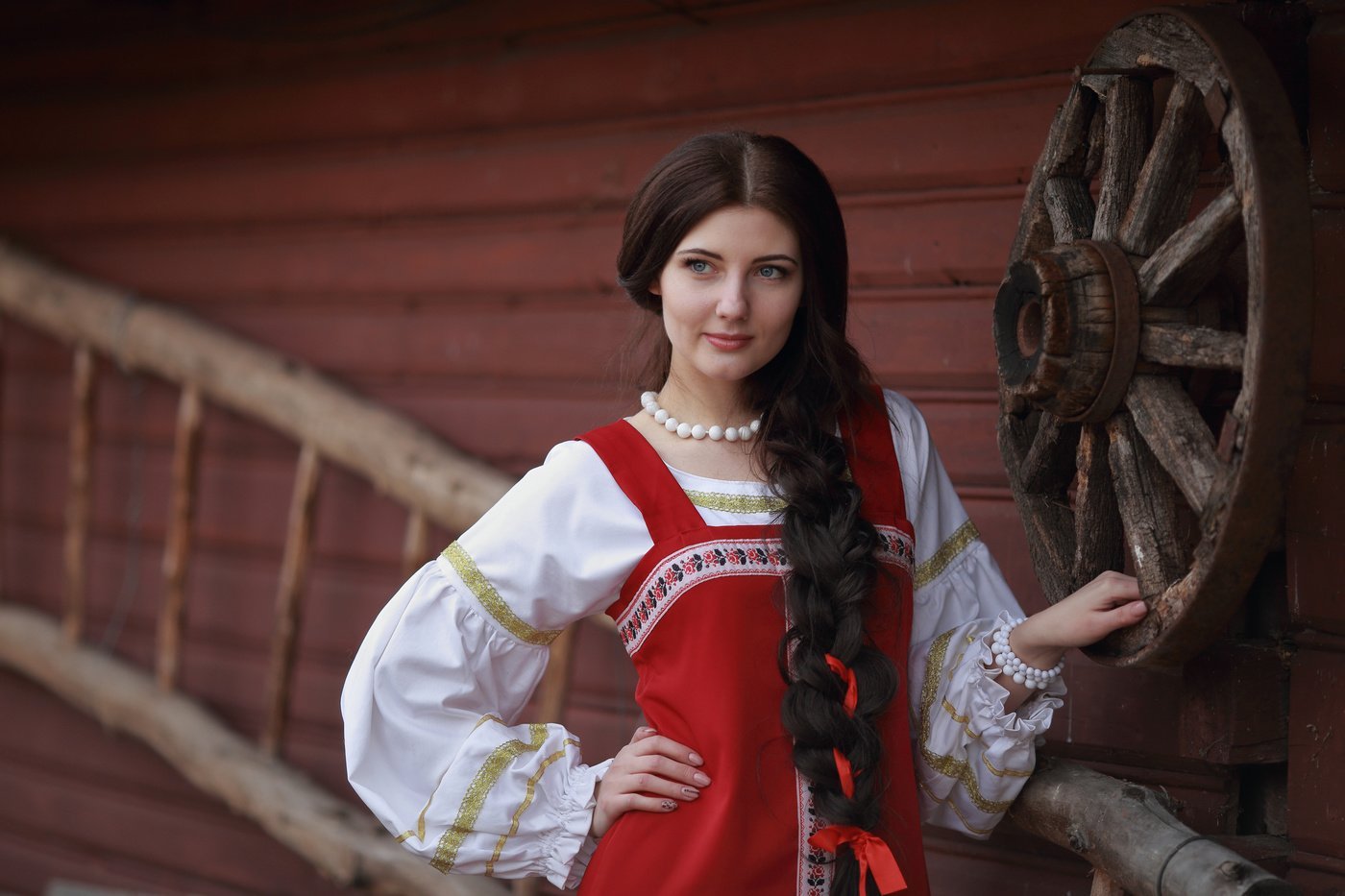 Girls in Slavic costumes in Linzhou